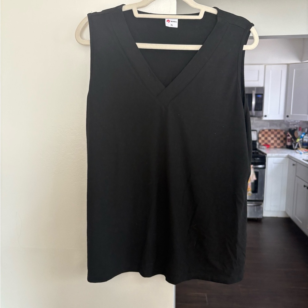 Black Sleeveless V-Neck Top